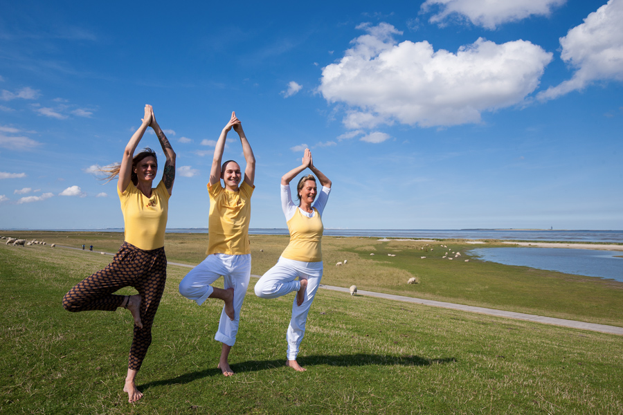 Yoga an der Nordsee draußen